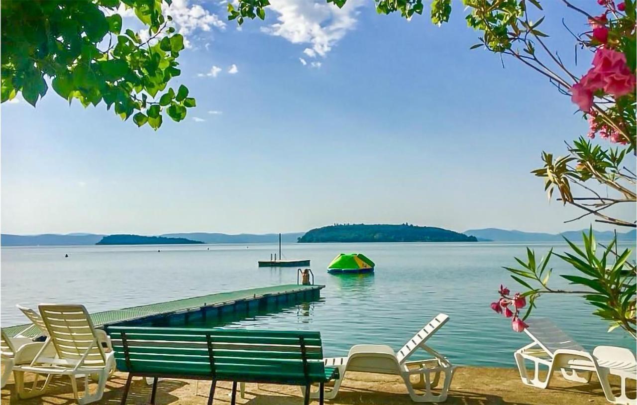 Villa Lovely Stacaravan In Tuoro Sul Trasimeno Exterior foto